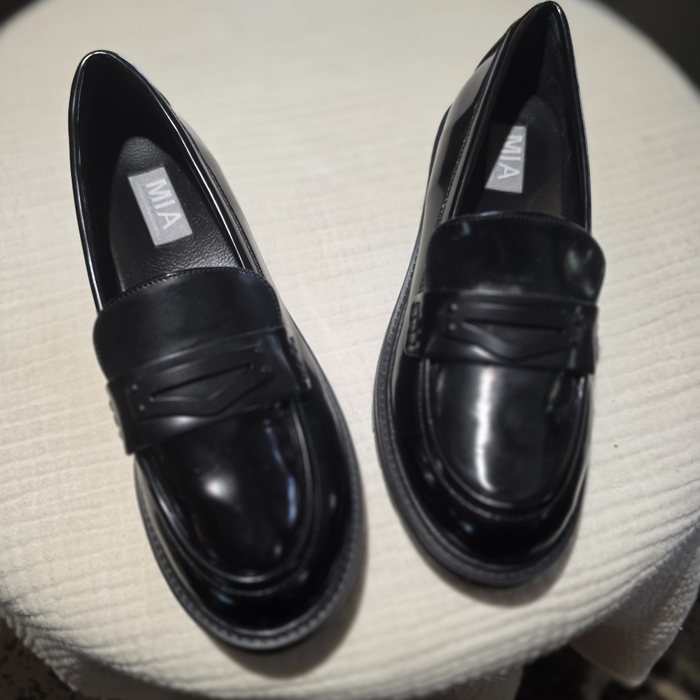 MIA Women's Shiny Black Loafers
